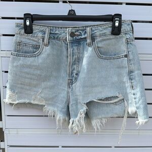 Hidden of Los Angeles——Sofie——Frayed Super Light Wash Mom Shorts